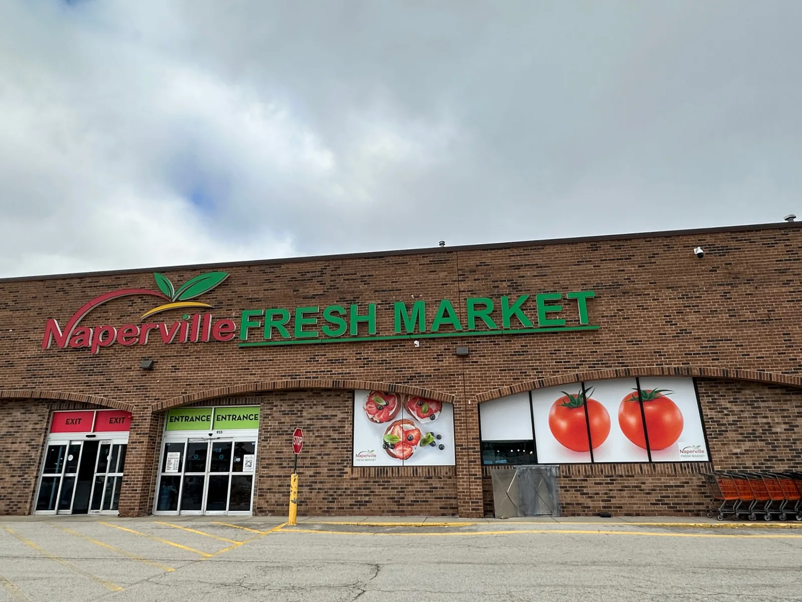 Naperville Fresh Market building exterior with entrance and exit doors